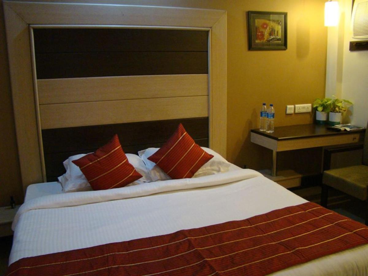 Hotel Pacific Inn Huda City Centre Gurgaon Exterior photo